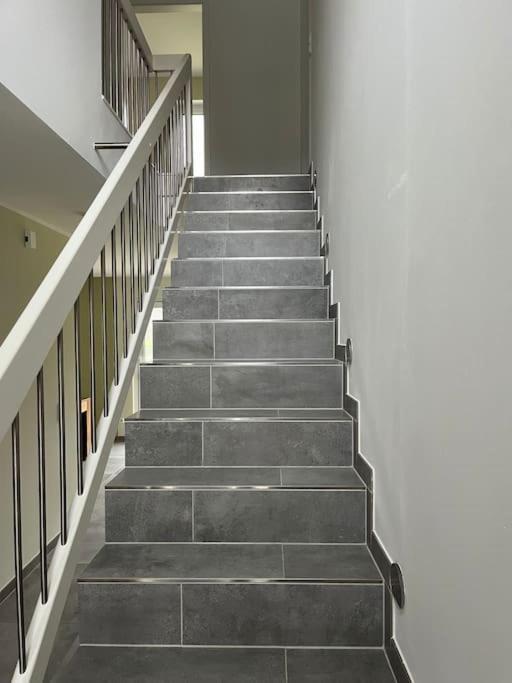 Modernes Ferienhaus In Uedersdorf エクステリア 写真
