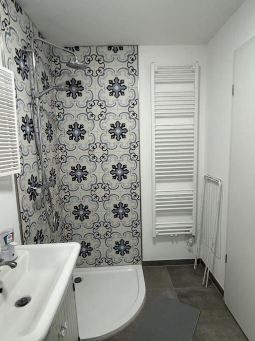 Modernes Ferienhaus In Uedersdorf エクステリア 写真