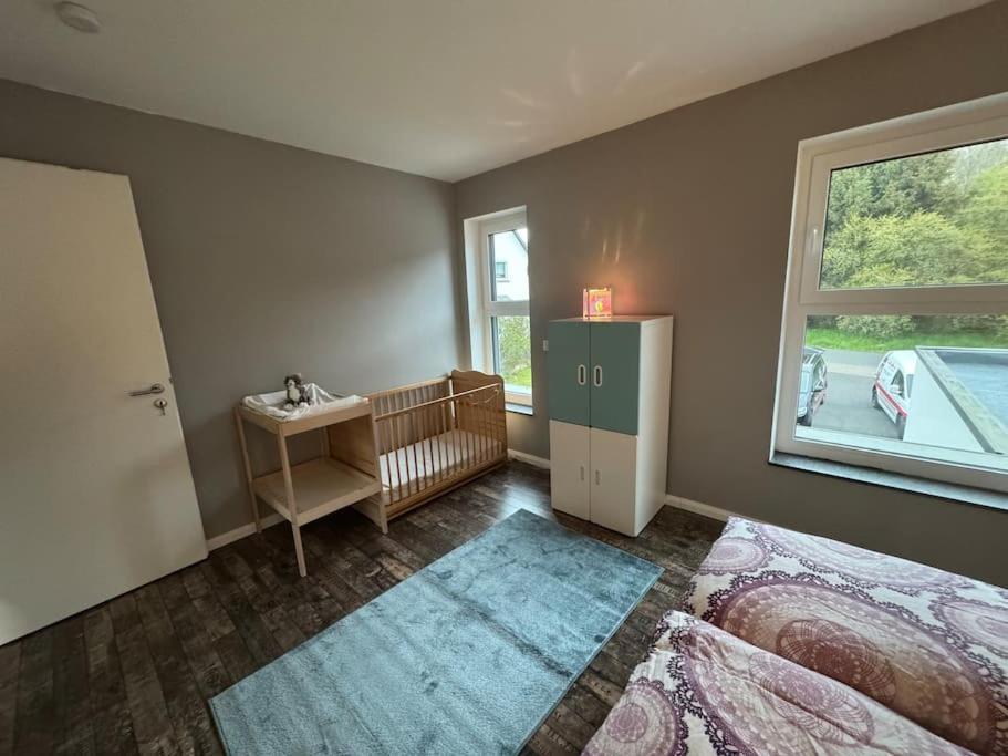 Modernes Ferienhaus In Uedersdorf エクステリア 写真